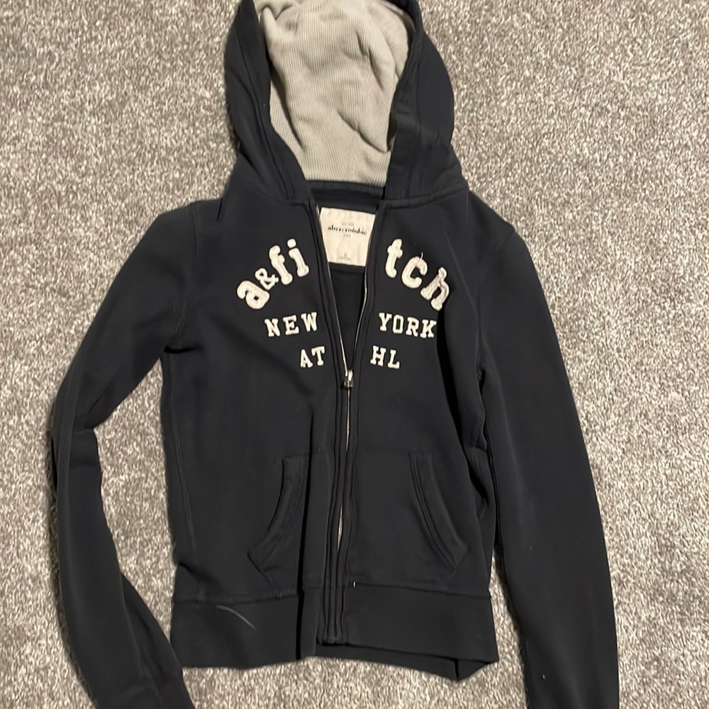 $4/$25 Zip up sweatshirt